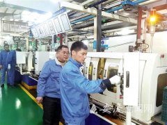 开工即“满弦” 奔驰“春天里”